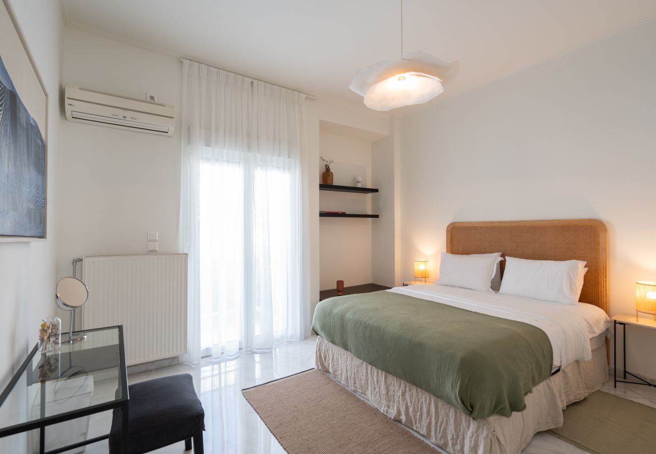 Apartment in Athens - 2BR Gem | Near Acropolis & Metro | Rooftop Views