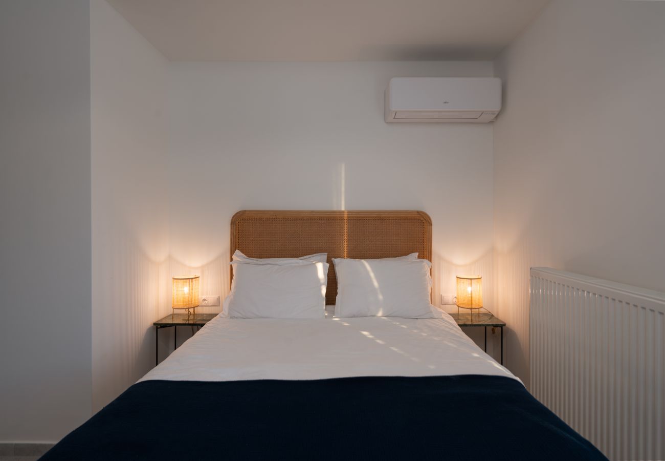 Apartment in Athens - Bright Spacious 3BR/2BA near Acropolis | Rooftop