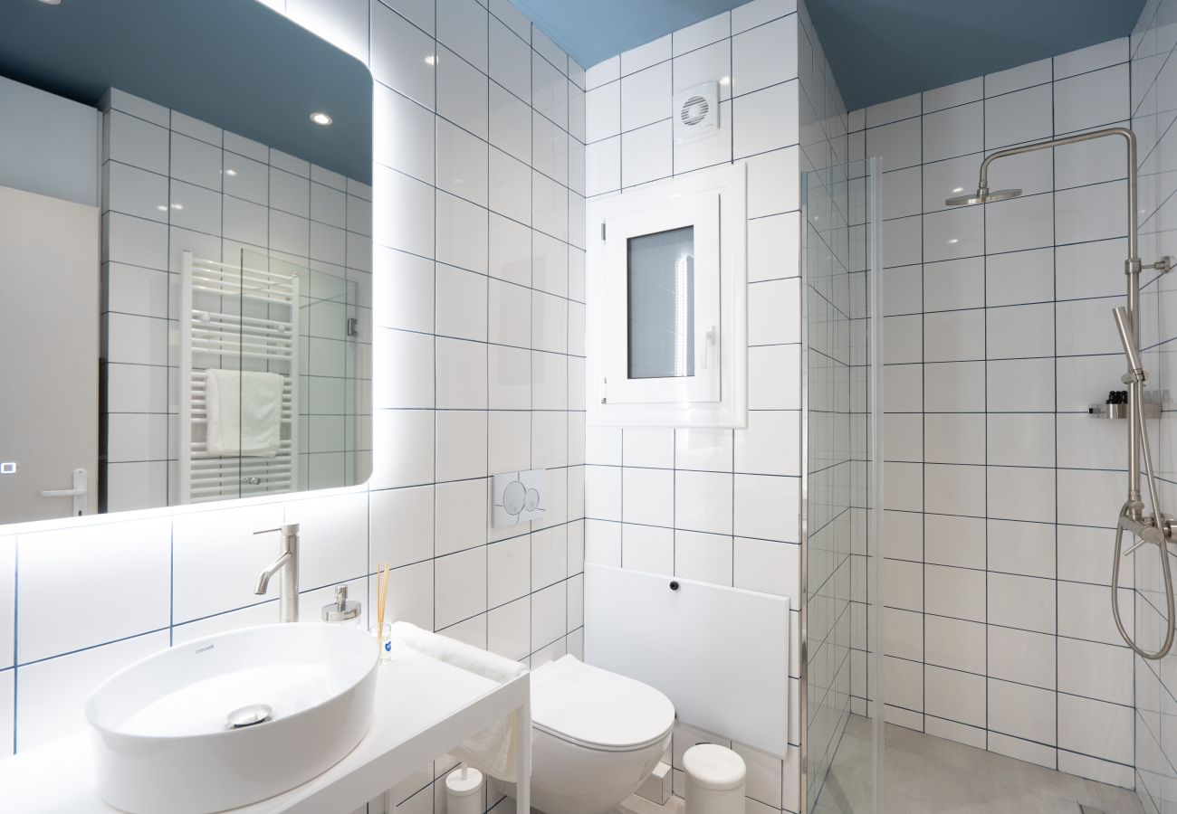 Apartment in Athens - Bright Spacious 3BR/2BA near Acropolis | Rooftop