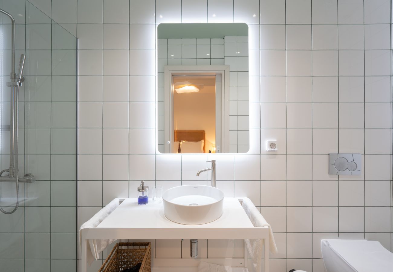 Apartment in Athens - Bright Spacious 3BR/2BA near Acropolis | Rooftop