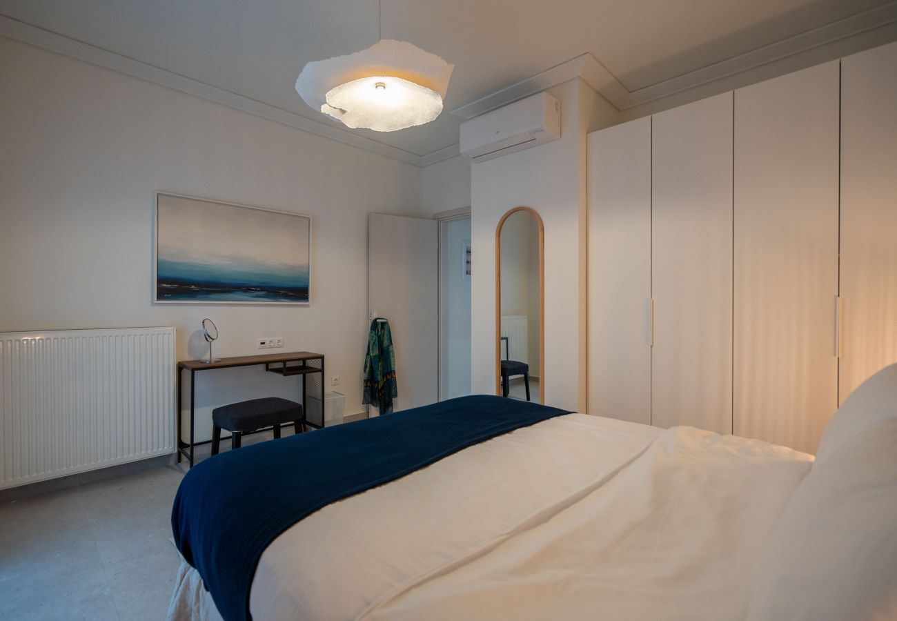 Apartment in Athens - Bright Spacious 3BR/2BA near Acropolis | Rooftop