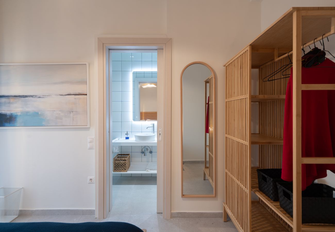 Apartment in Athens - Bright Spacious 3BR/2BA near Acropolis | Rooftop