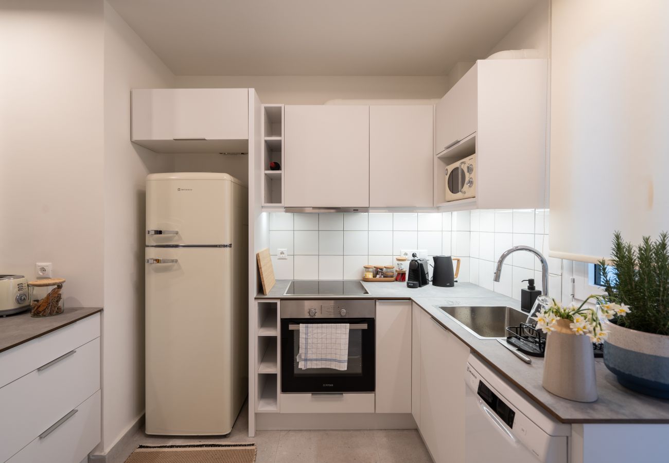 Apartment in Athens - Bright Spacious 3BR/2BA near Acropolis | Rooftop