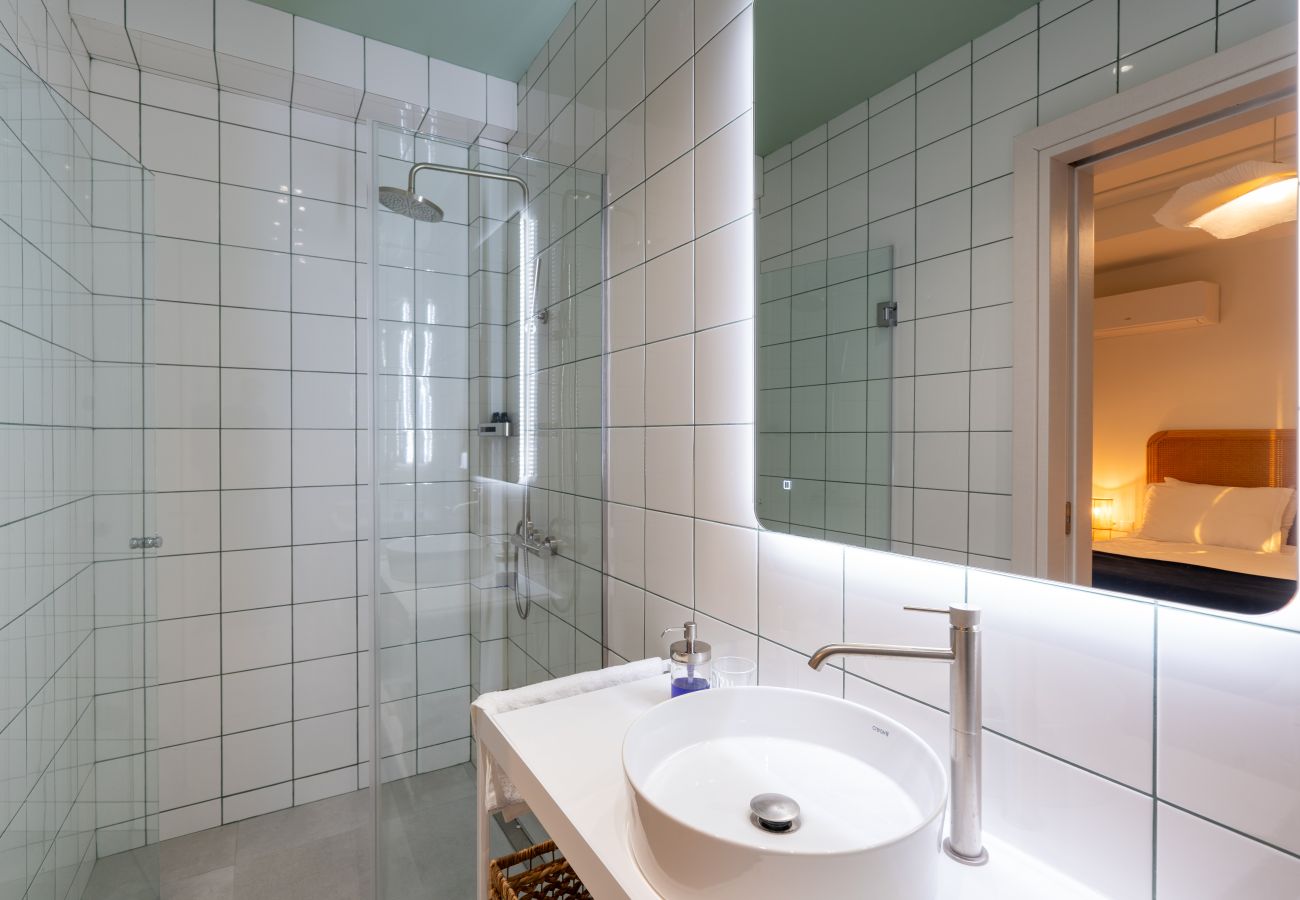 Apartment in Athens - Bright Spacious 3BR/2BA near Acropolis | Rooftop
