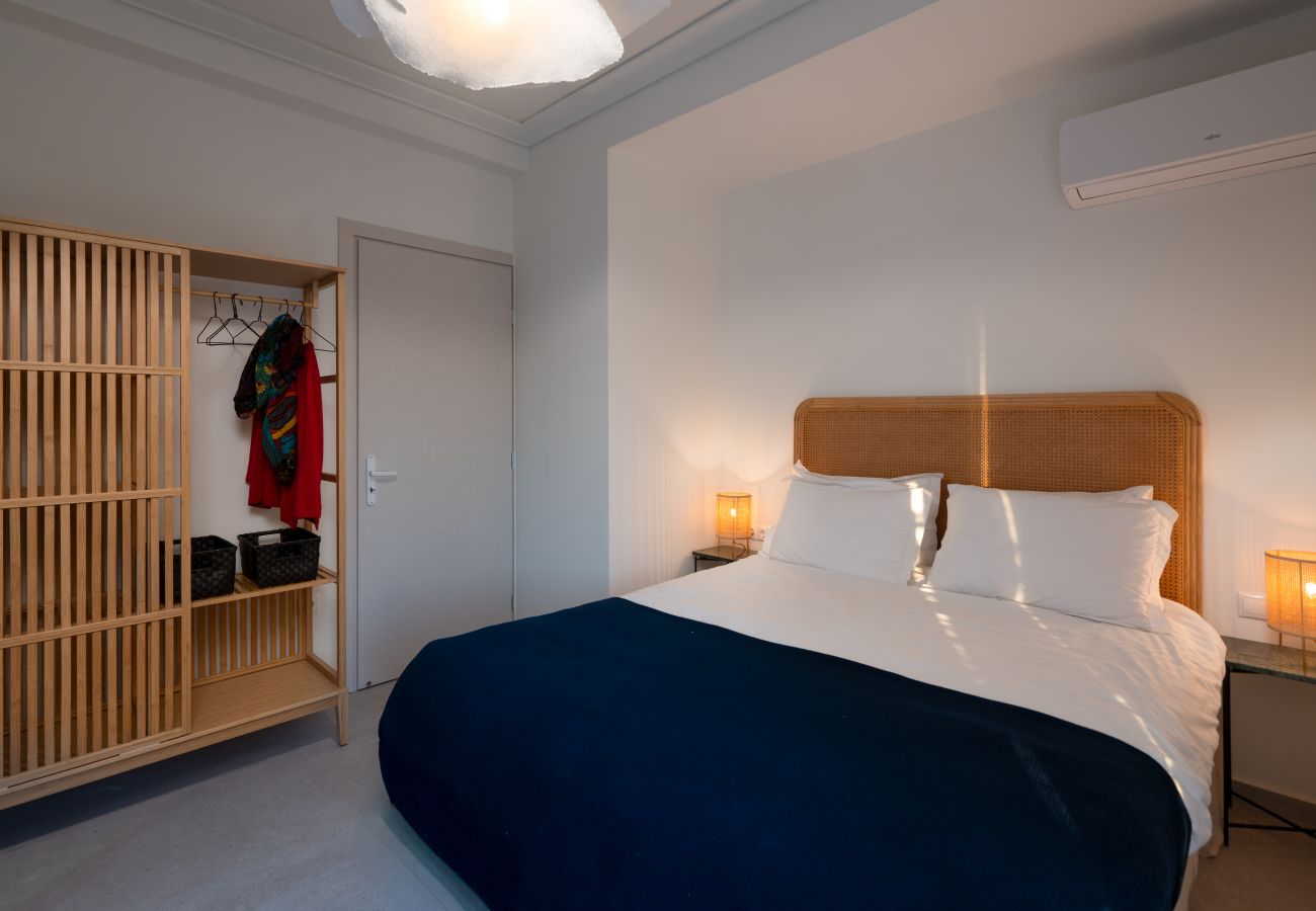 Apartment in Athens - Bright Spacious 3BR/2BA near Acropolis | Rooftop