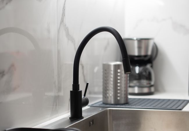 Studio in Athens - Amerikis 18 Left