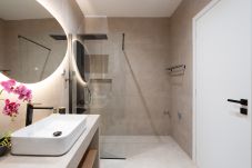 Studio in Athens - Amerikis 18 Left