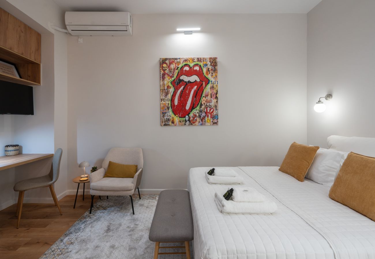 Studio in Athens - Loft Suite In Syntagma |Metro |Best Location