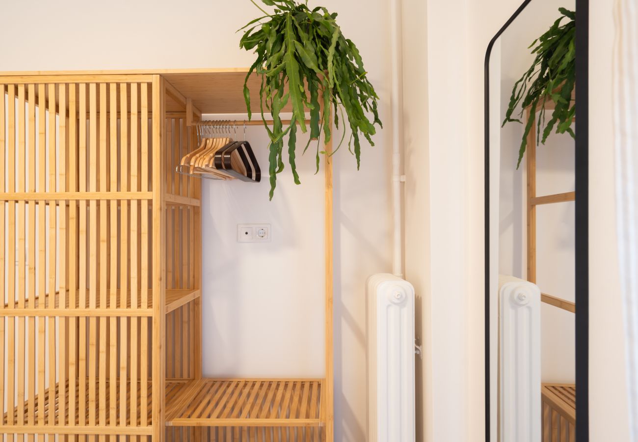 Apartment in Athens - 1BR Next to Metro | Modern Comfort