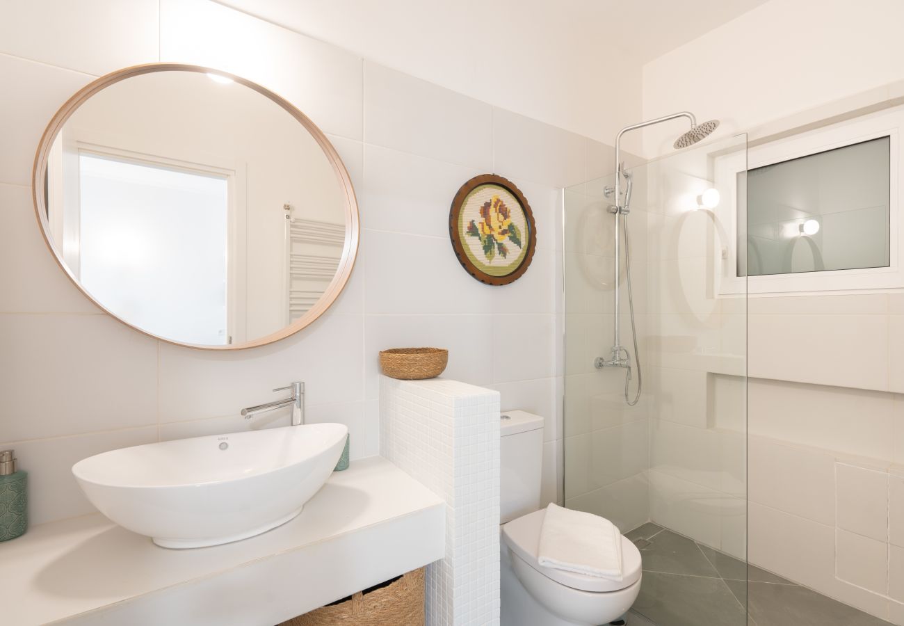 Apartment in Athens - 1BR Next to Metro | Modern Comfort