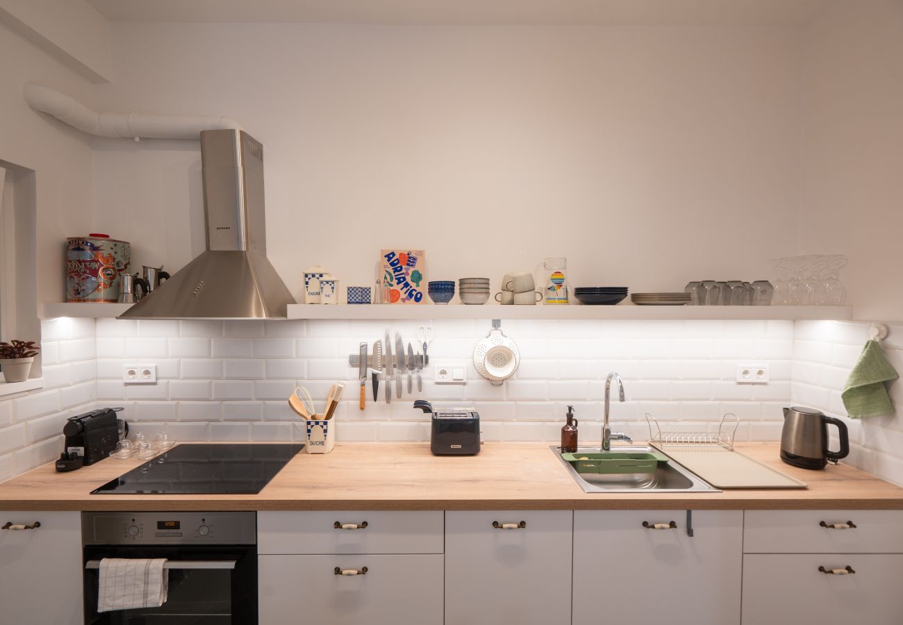 Apartment in Athens - 1BR Next to Metro | Modern Comfort