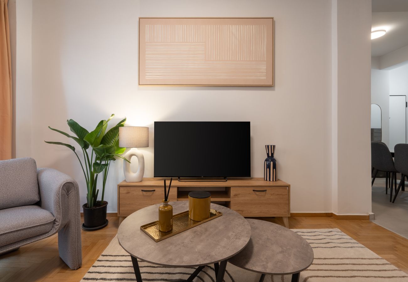 Apartment in Athens - Spacious | Modern 2BR Near Kalimarmaro | Pagkrati