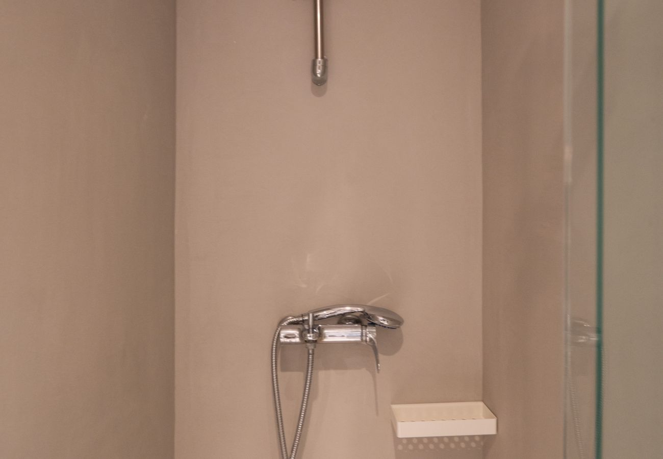 Apartment in Athens - 1BR Apt w/ Backyard in Plaka |10' From Acropolis