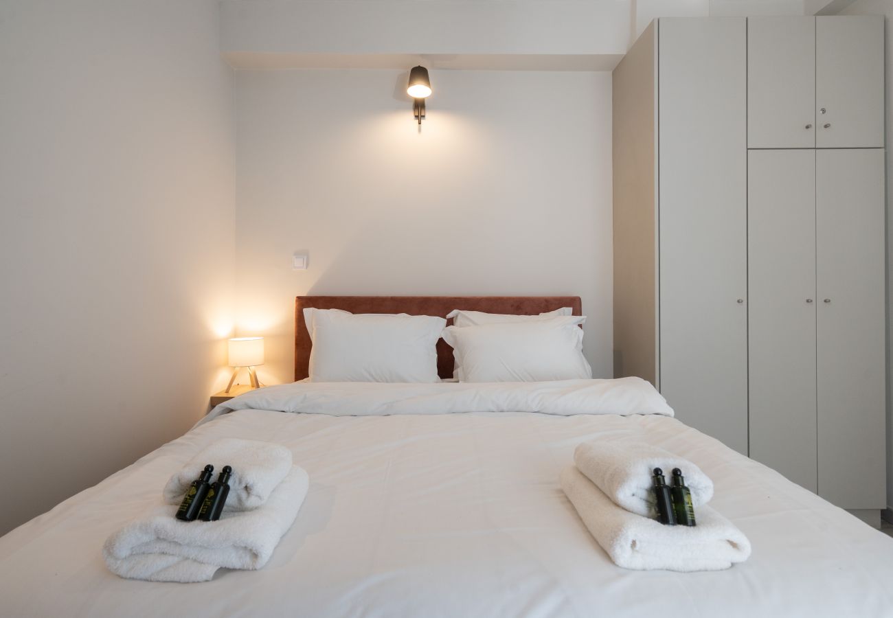 Apartment in Athens - 1BR Apt w/ Backyard in Plaka |10' From Acropolis