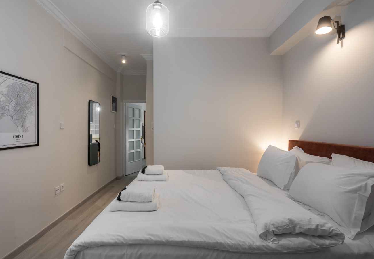 Apartment in Athens - 1BR Apt w/ Backyard in Plaka |10' From Acropolis