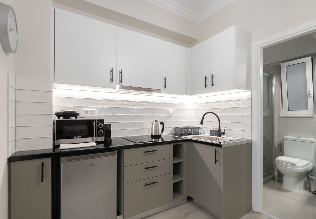 Apartment in Athens - Άνετο στούντιο στην Πλάκα | 10' από την Ακρόπολη