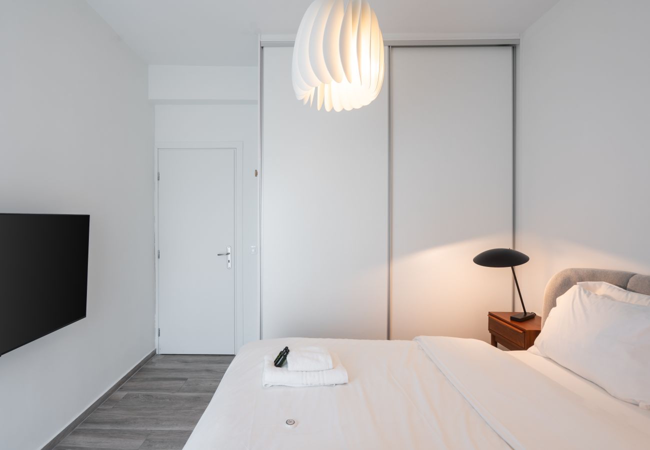 Apartment in Athens - 2BD Spacious Apt in Petralona Near Metro