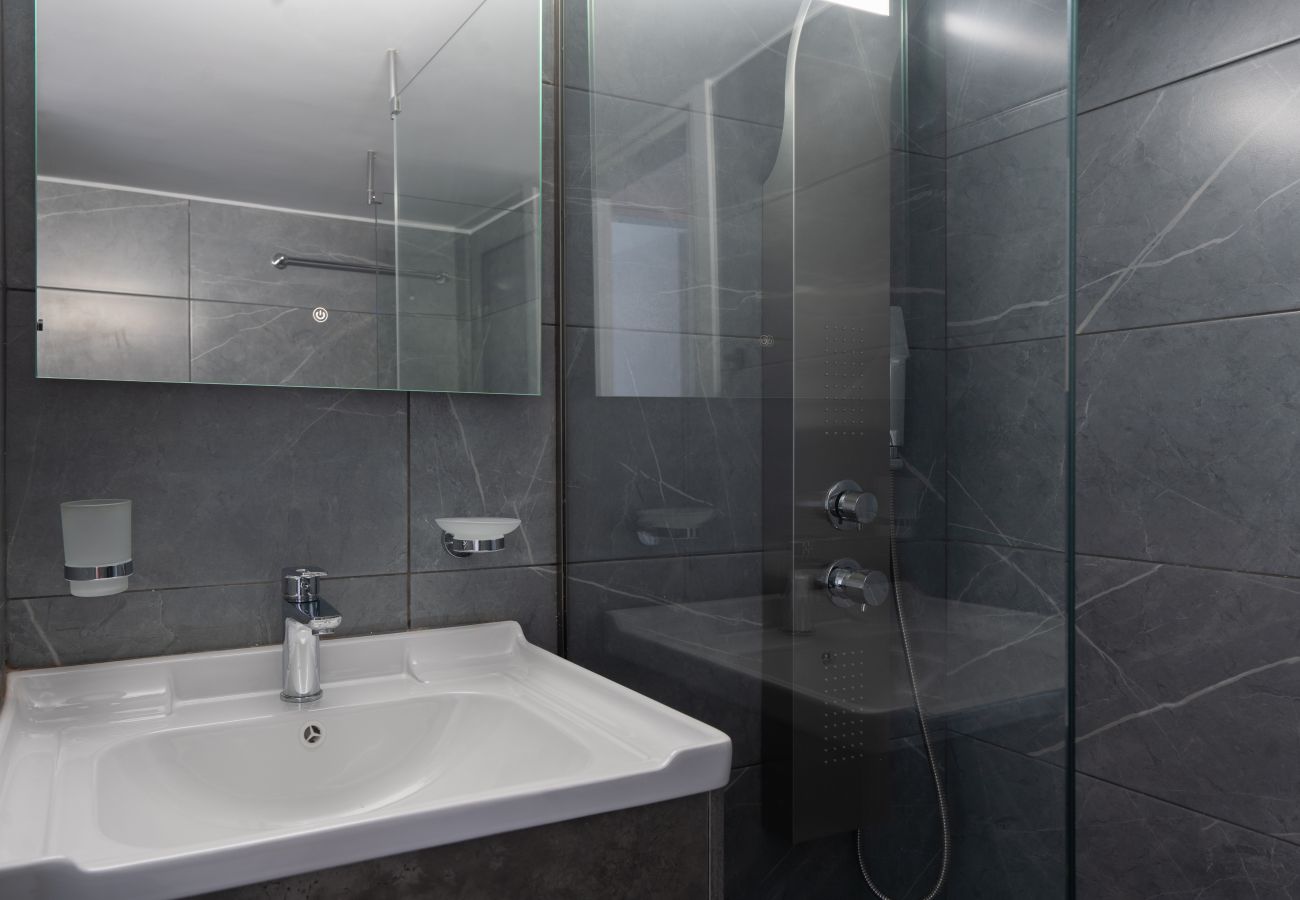 Apartment in Athens - 2BD Spacious Apt in Petralona Near Metro