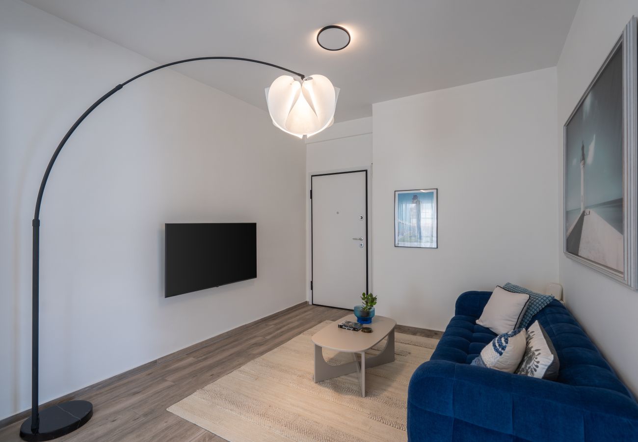 Apartment in Athens - 2BD Spacious Apt in Petralona Near Metro