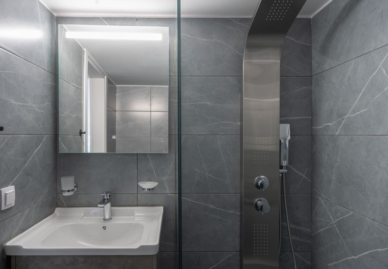 Apartment in Athens - 2BD Spacious Apt in Petralona Near Metro