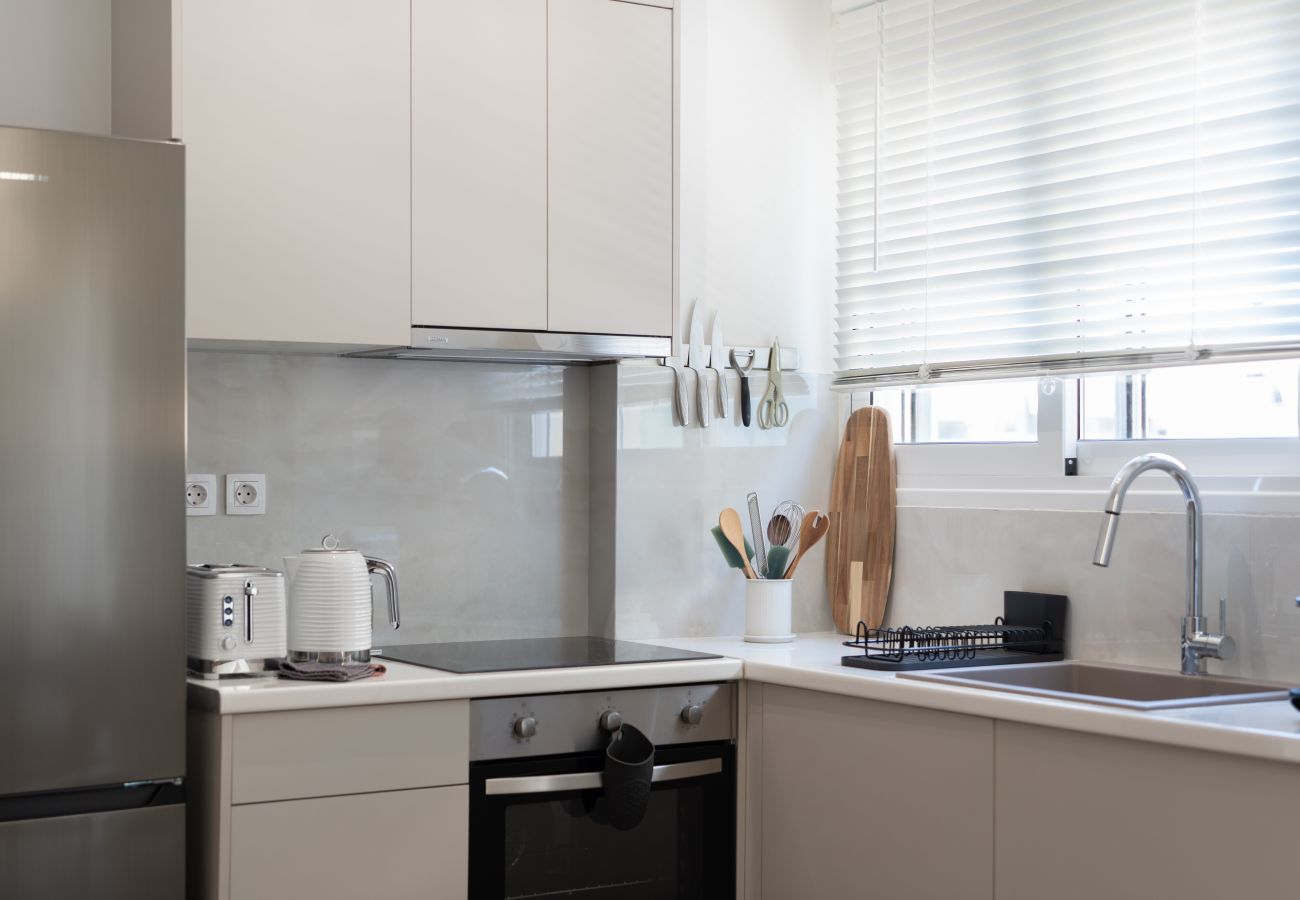 Apartment in Athens - 2BD Spacious Apt in Petralona Near Metro