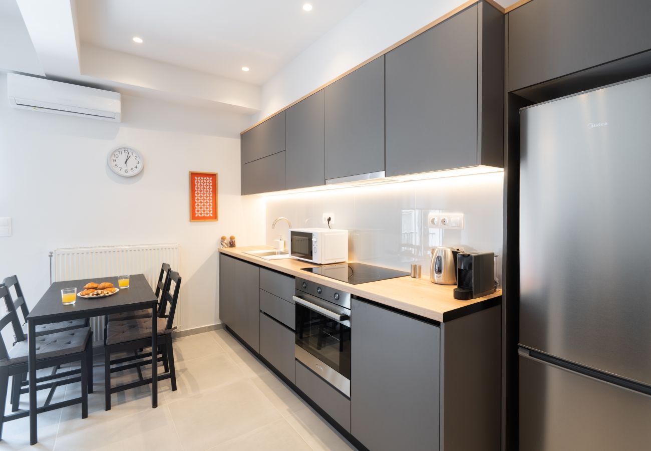 Apartment in Athens - Spacious 2BR · Playroom Board Games · Family-Home