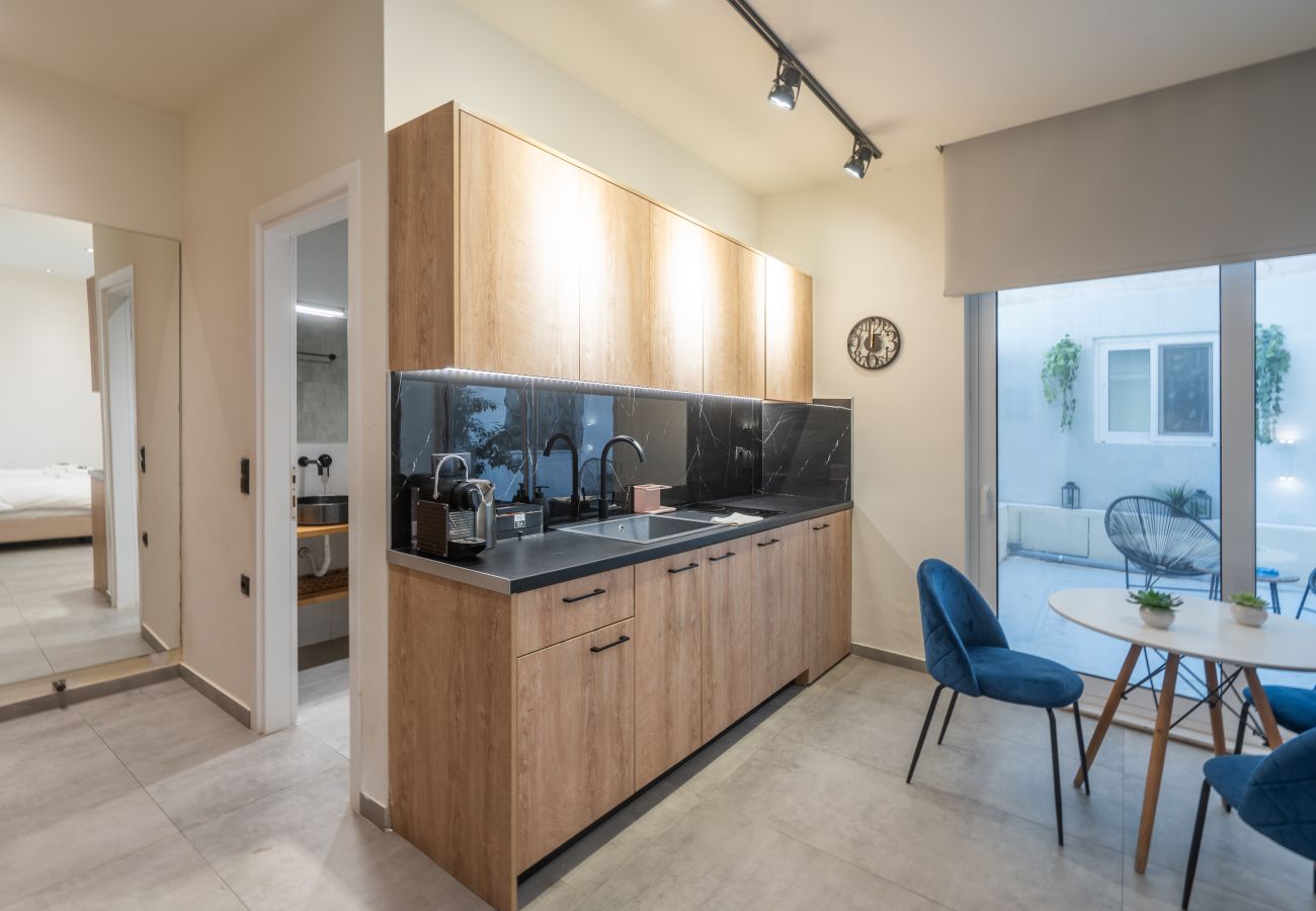 Apartment in Athens - Luxury Studio w/ Backyard Near Plaka & Acropolis 3