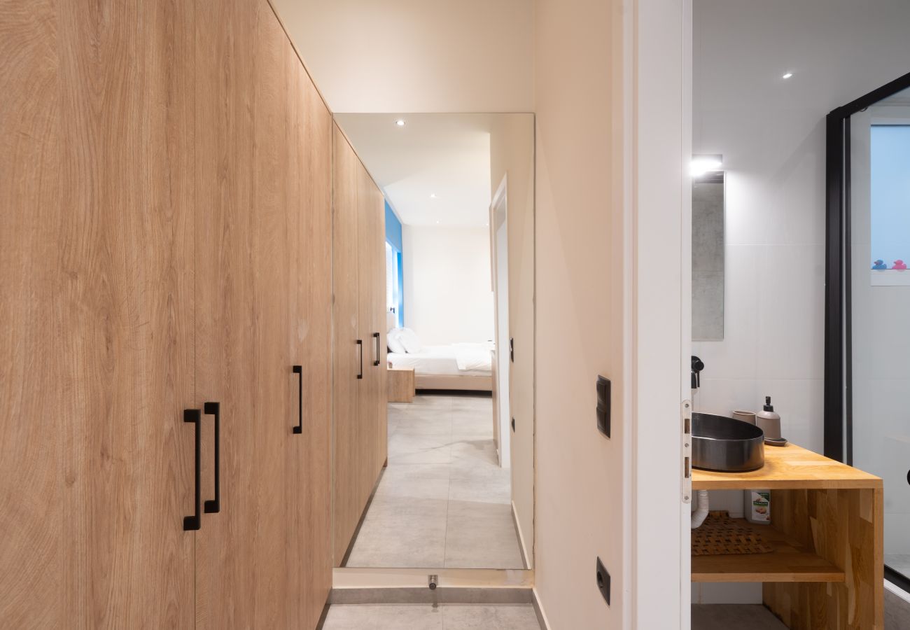 Apartment in Athens - Luxury Studio w/ Backyard Near Plaka & Acropolis 3