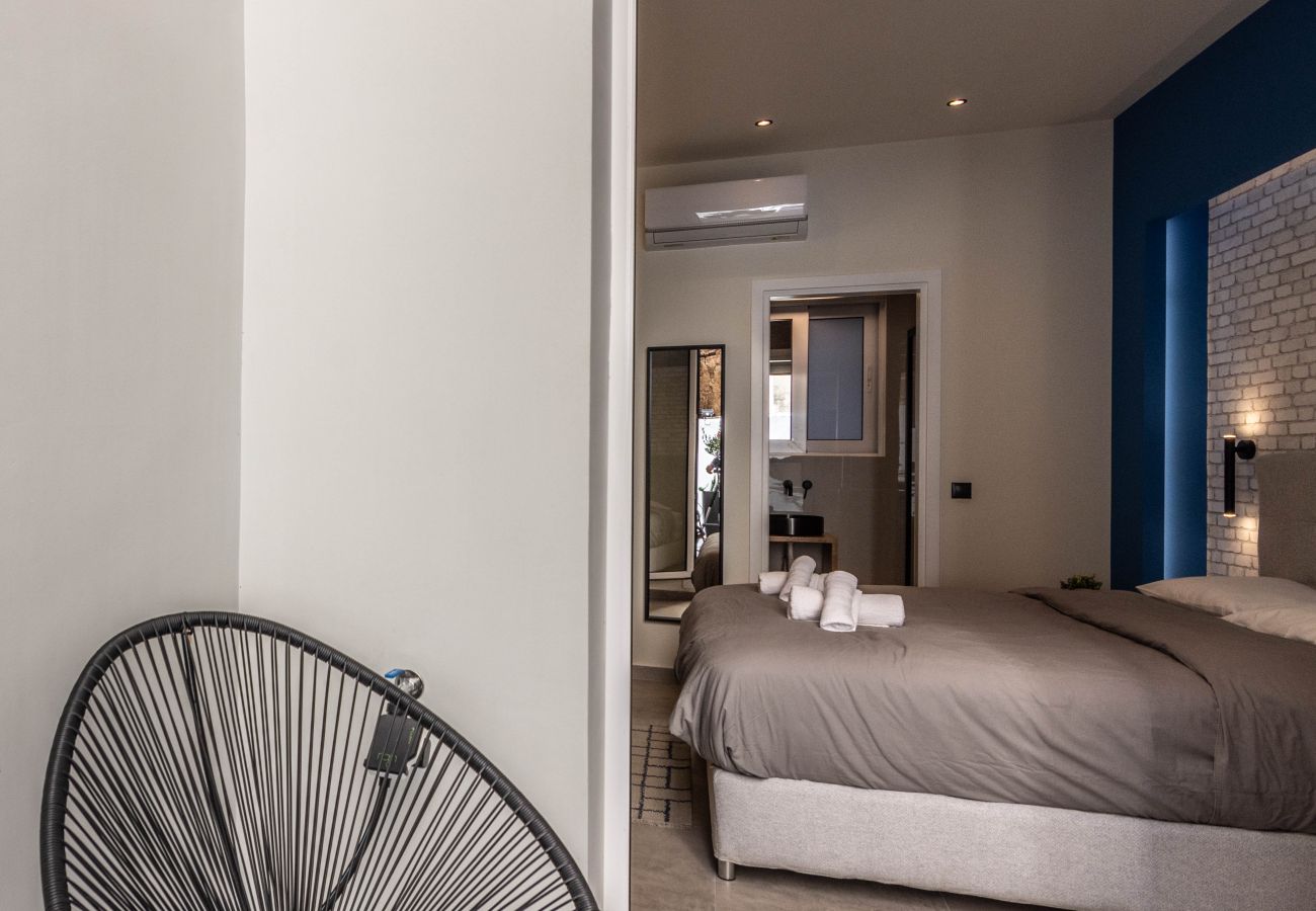 Apartment in Athens - Gem Studio w/ Backyard Near Plaka & Acropolis