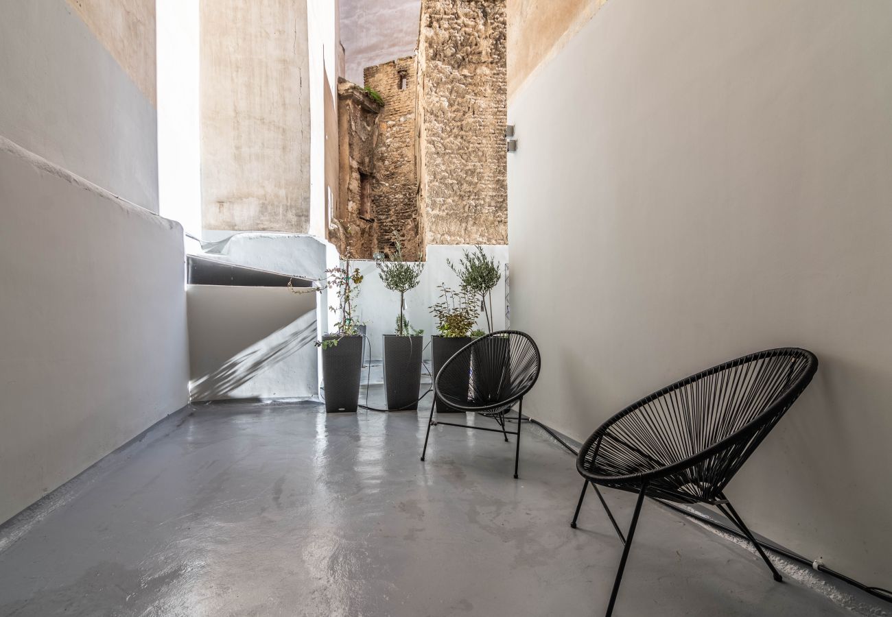 Apartment in Athens - Gem Studio w/ Backyard Near Plaka & Acropolis
