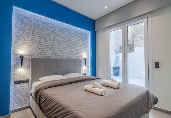 Apartment in Athens - Luxury Studio w/ Backyard Near Plaka & Acropolis 1