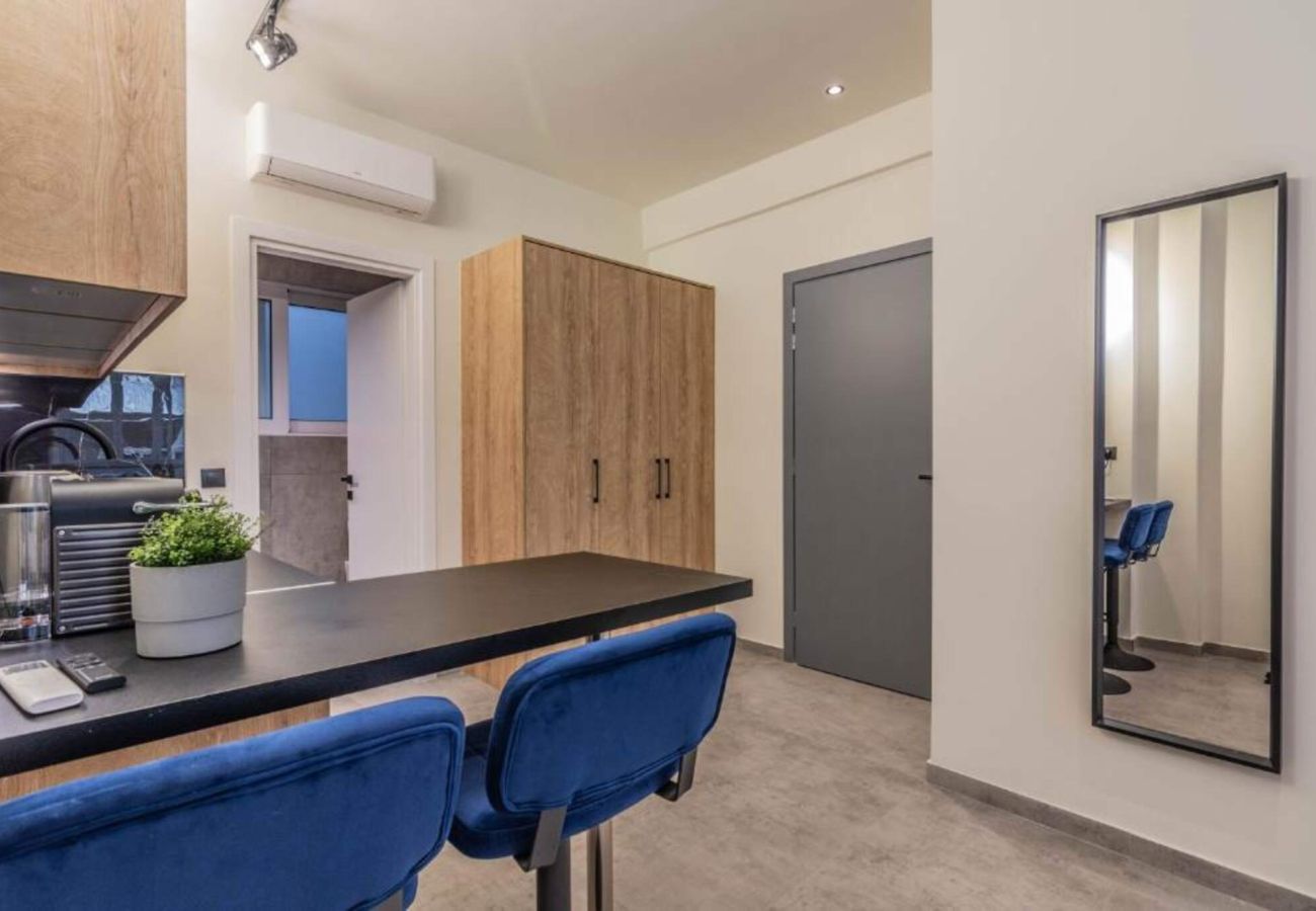 Apartment in Athens - Luxurius Studio Close to Monastiraki & Plaka 