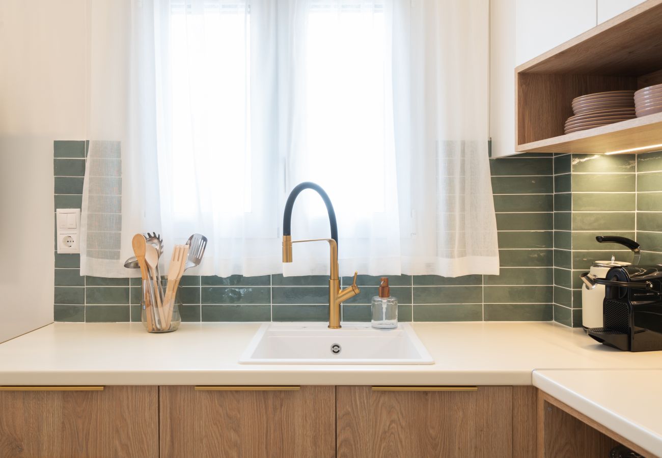 Apartment in Athens - 2BR Beautiful Apt In Thissio Near Agora &Acropolis