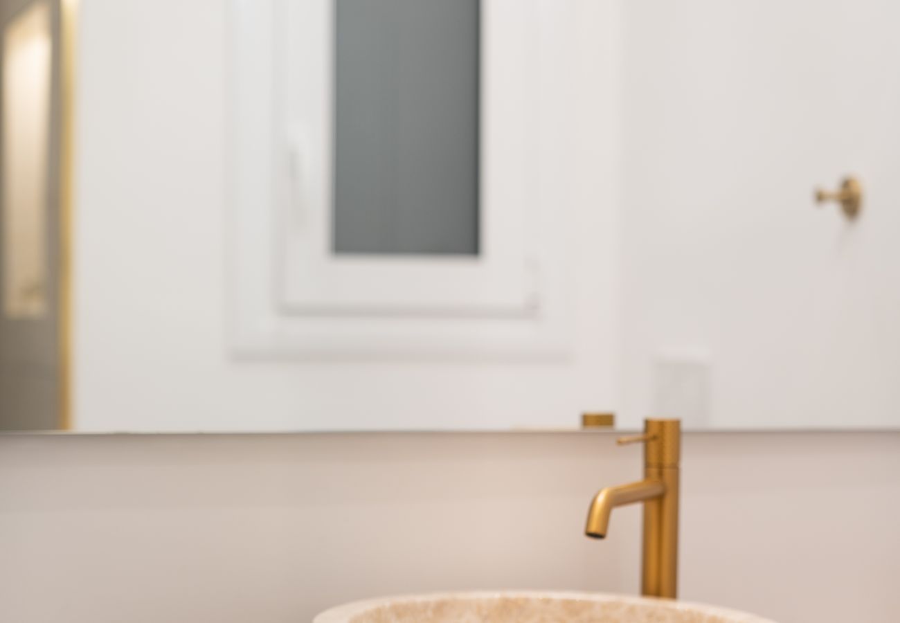 Apartment in Athens - 2BR Beautiful Apt In Thissio Near Agora &Acropolis