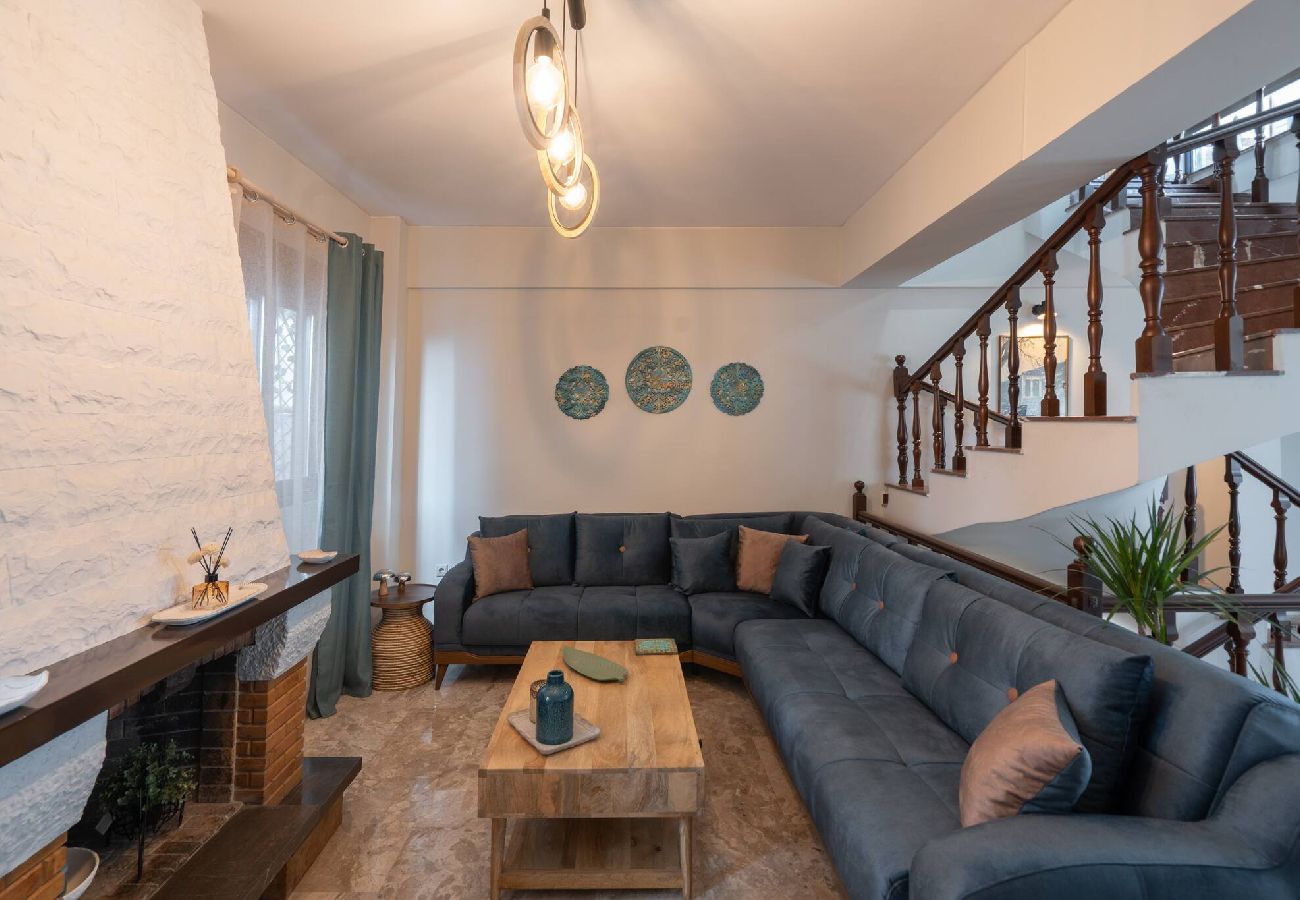 House in Athens - 3BR Private House w/ 3 Bathrooms & Amazing Balcony