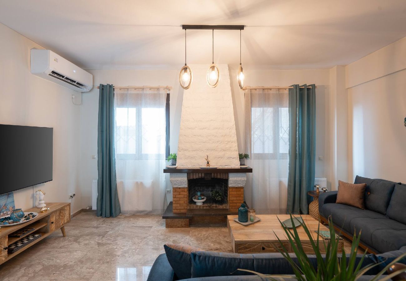 House in Athens - 3BR Private House w/ 3 Bathrooms & Amazing Balcony