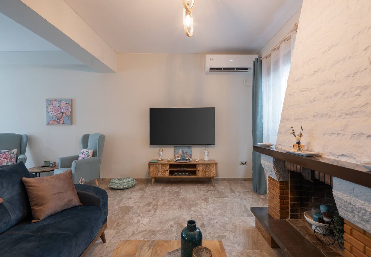 House in Athens - 3BR Private House w/ 3 Bathrooms & Amazing Balcony