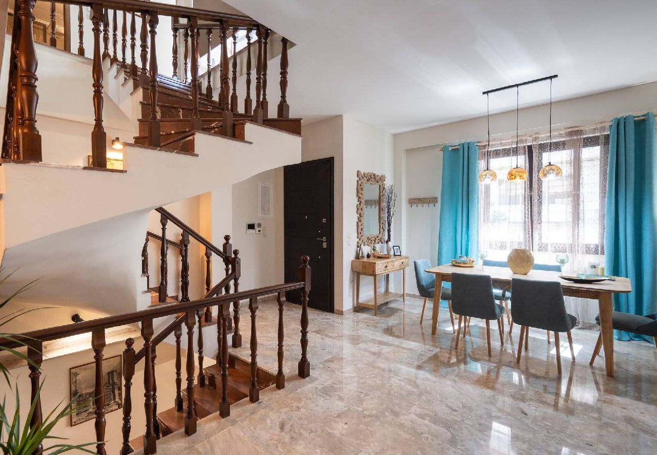 House in Athens - 3BR Private House w/ 3 Bathrooms & Amazing Balcony