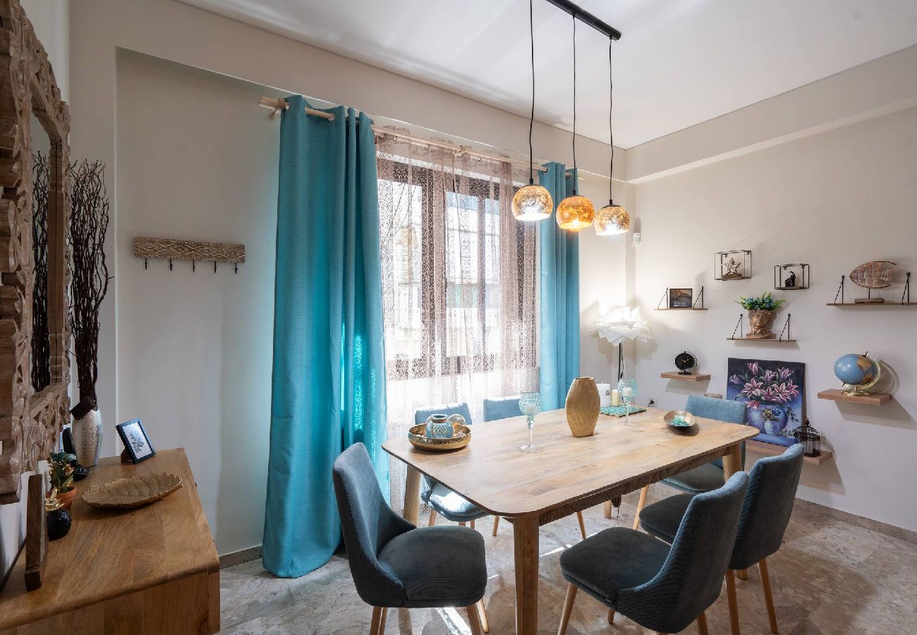 House in Athens - 3BR Private House w/ 3 Bathrooms & Amazing Balcony