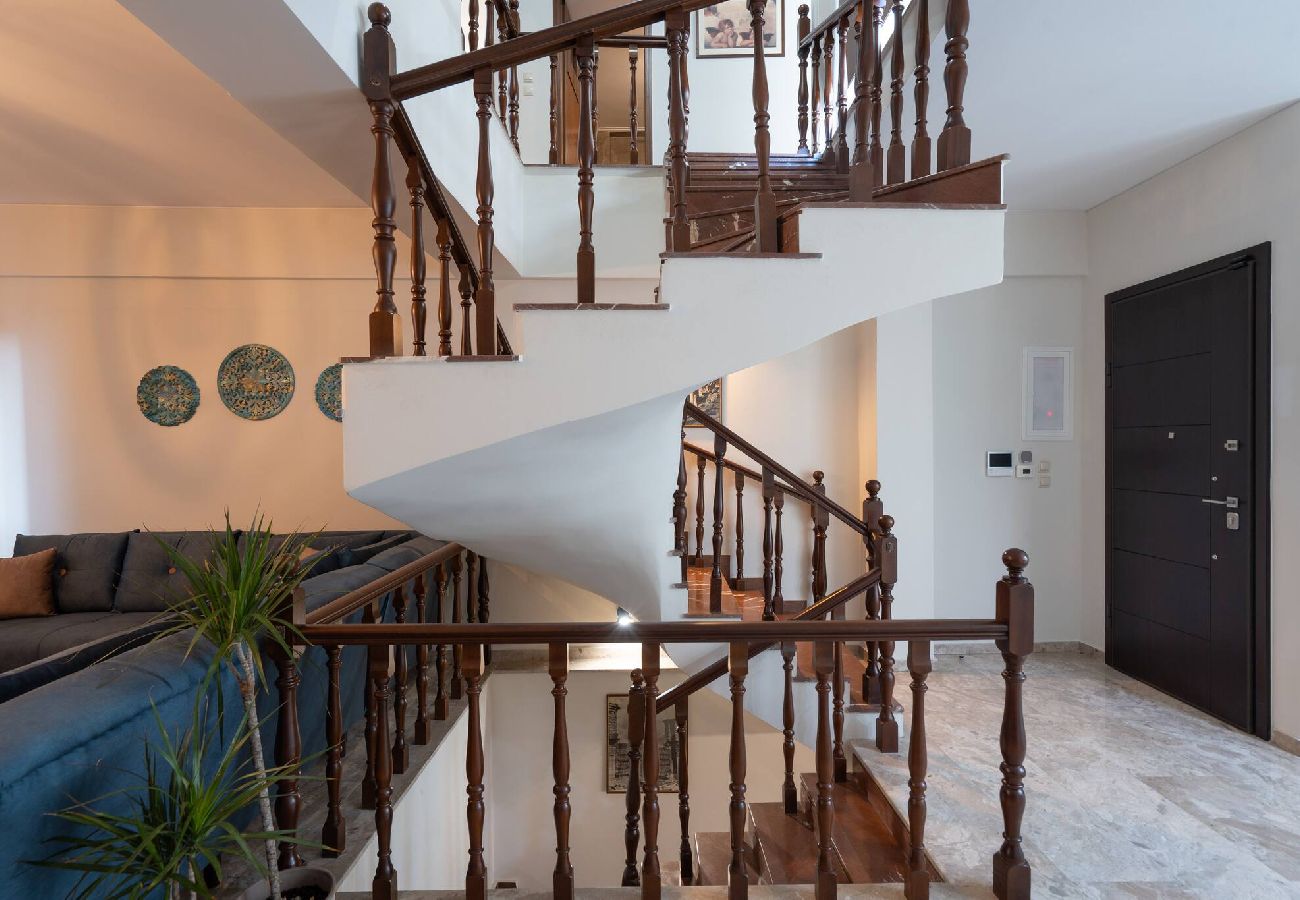 House in Athens - 3BR Private House w/ 3 Bathrooms & Amazing Balcony