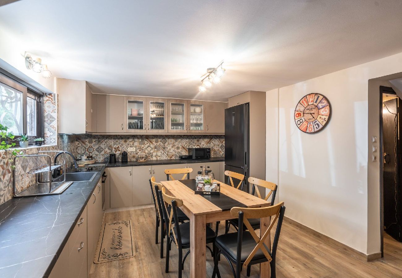 House in Athens - 3BR Private House w/ 3 Bathrooms & Amazing Balcony