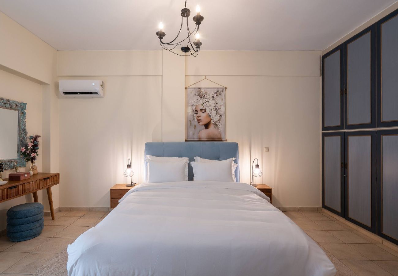 House in Athens - 3BR Private House w/ 3 Bathrooms & Amazing Balcony
