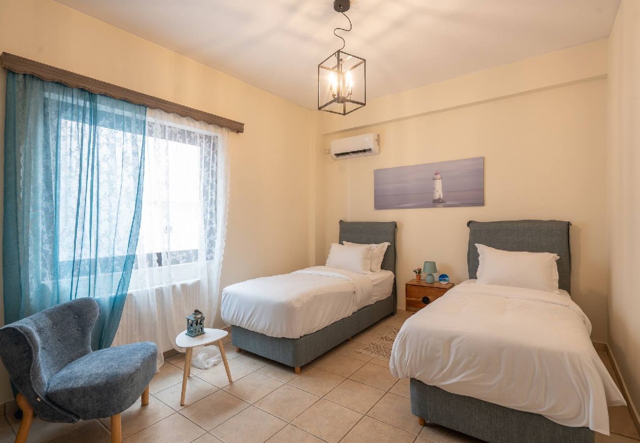 House in Athens - 3BR Private House w/ 3 Bathrooms & Amazing Balcony