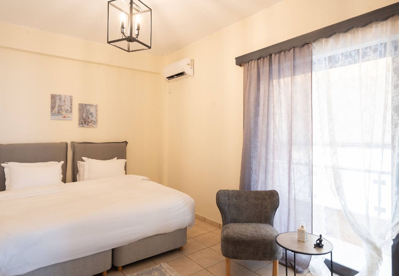House in Athens - 3BR Private House w/ 3 Bathrooms & Amazing Balcony