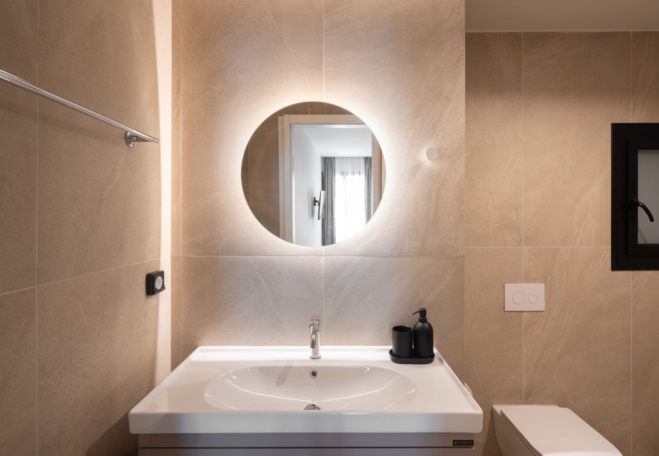 Apartment in Athens - Modern 2BR w/ Rooftop Sauna / Gym / Meeting Room