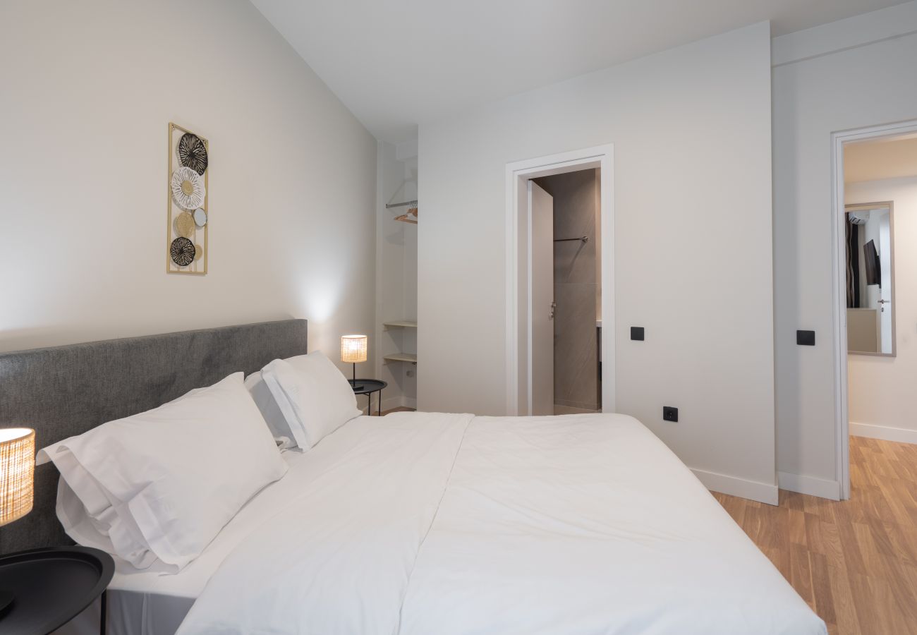 Apartment in Athens - Modern 2BR w/ Rooftop Sauna / Gym / Meeting Room