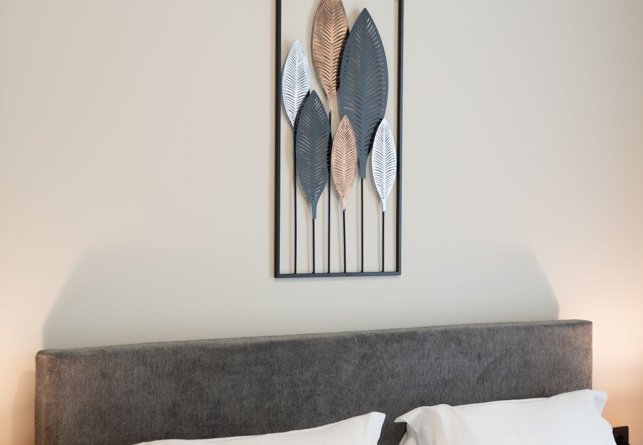Apartment in Athens - Modern 2BR w/ Rooftop Sauna / Gym / Meeting Room