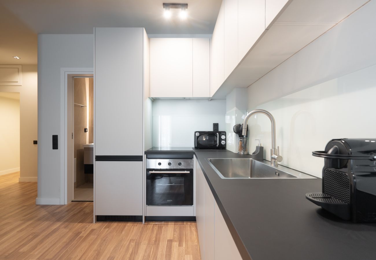 Apartment in Athens - Modern 2BR w/ Rooftop Sauna / Gym / Meeting Room
