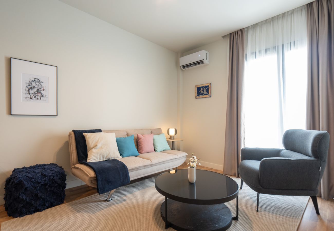 Apartment in Athens - Stylish 2BR Apt | Rooftop w/ Sauna & Views / Gym 