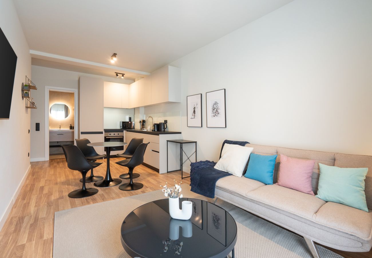 Apartment in Athens - Stylish 2BR Apt | Rooftop w/ Sauna & Views / Gym 